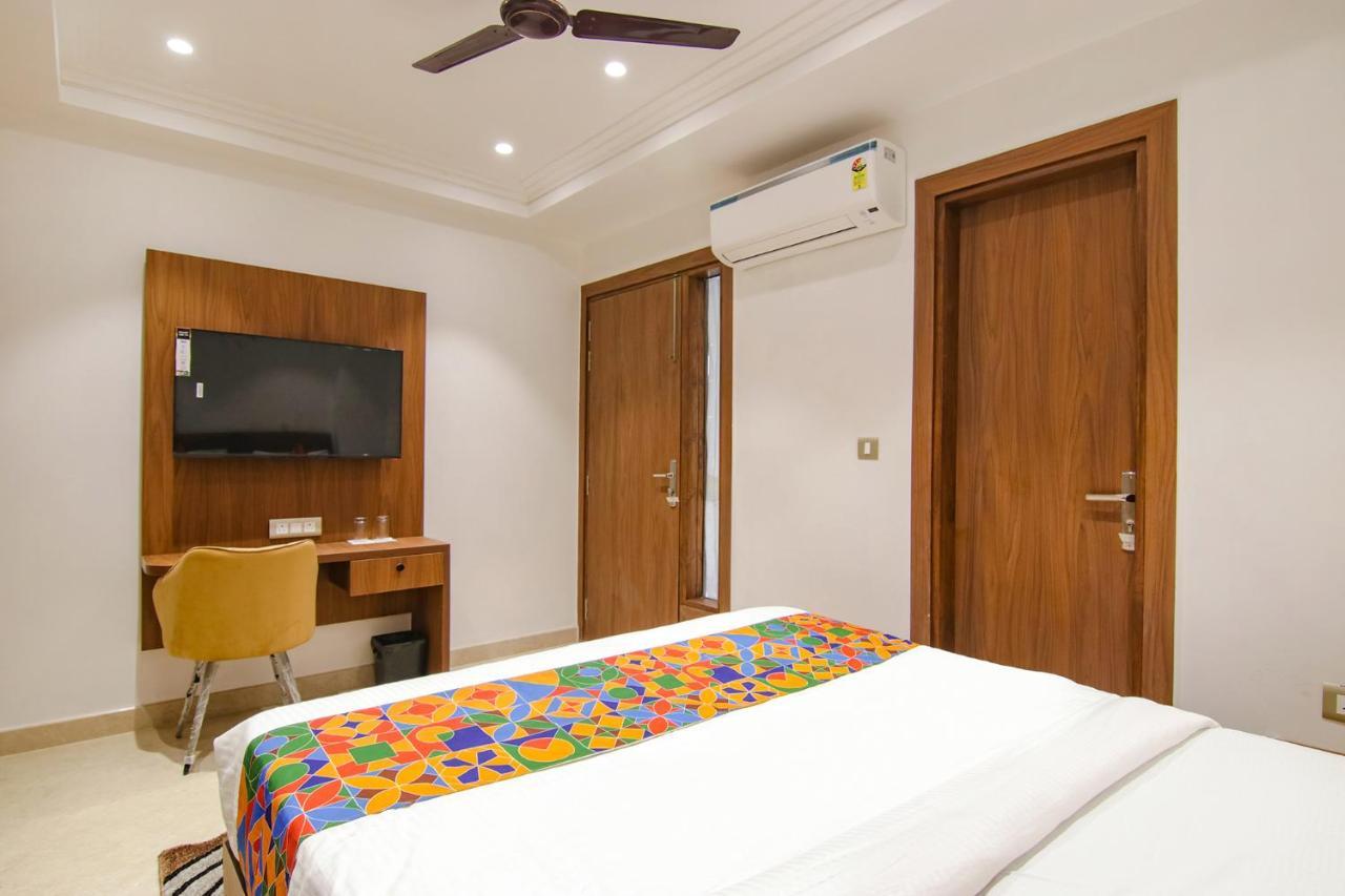 Fabhotel La Serene Bnb- Ashok Vihar Neu-Delhi Exterior foto