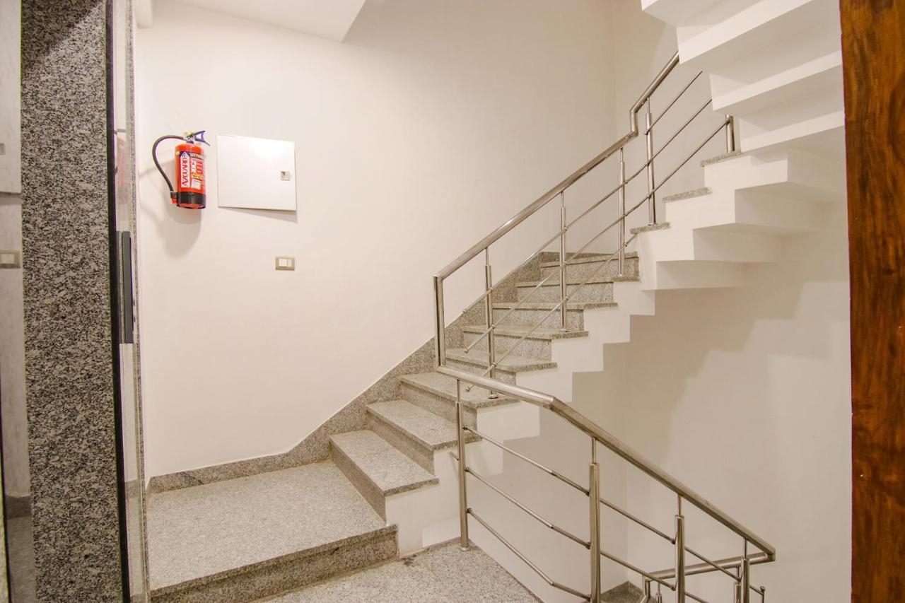 Fabhotel La Serene Bnb- Ashok Vihar Neu-Delhi Exterior foto
