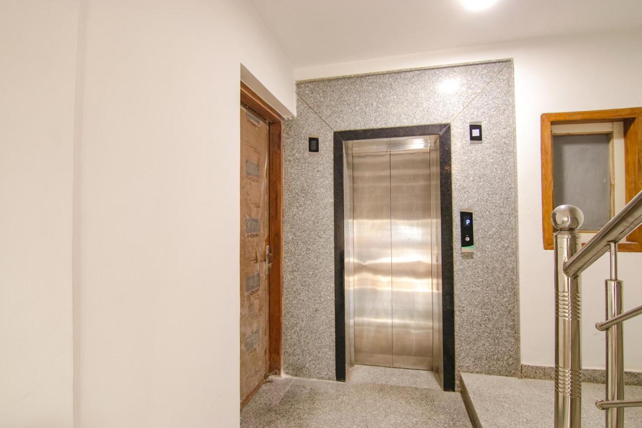 Fabhotel La Serene Bnb- Ashok Vihar Neu-Delhi Exterior foto